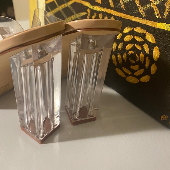 Clear glass slippers - Picture 3 of 5